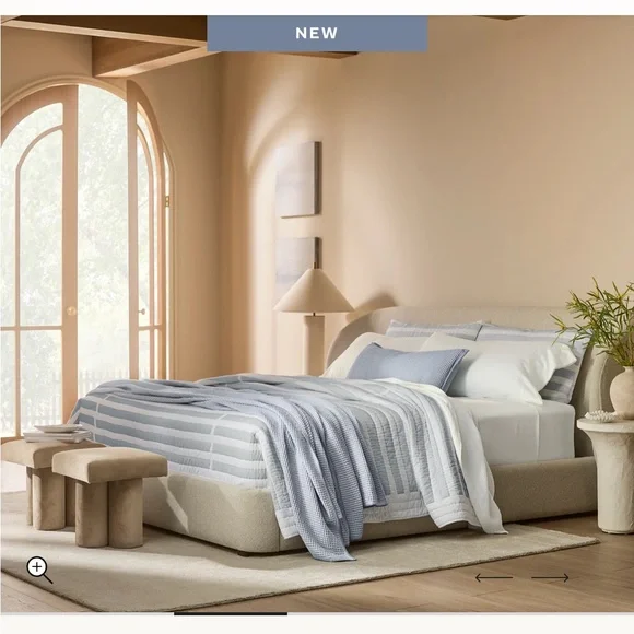 Boll & Branch Blanket + Pillow - Picture 2 of 5